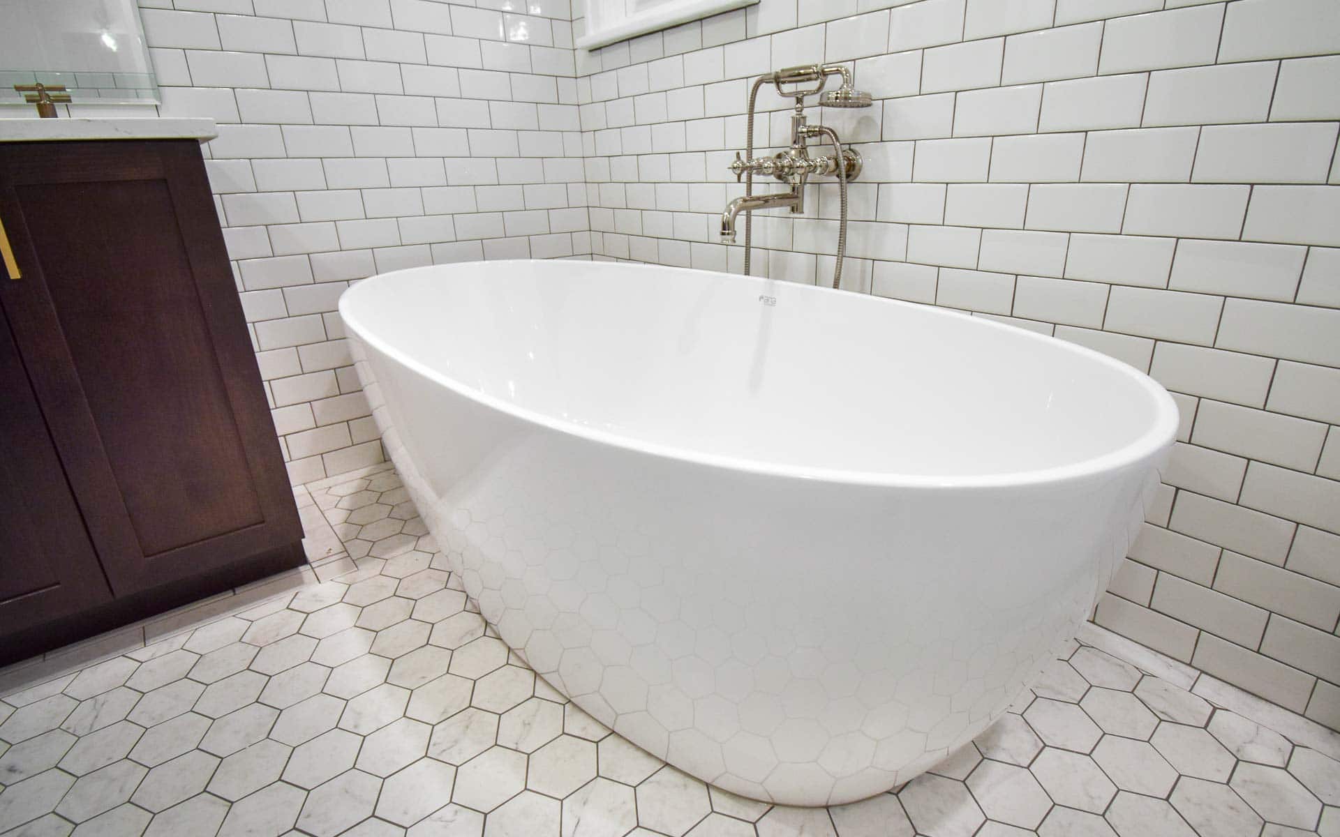 Traditional Master Guest Bath9
